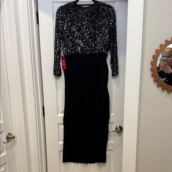Little Mistress for Modcloth Keyhole Front Sequin Dress with Pleats